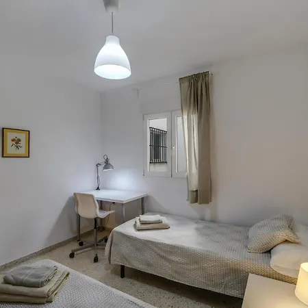 فندق Paco House *