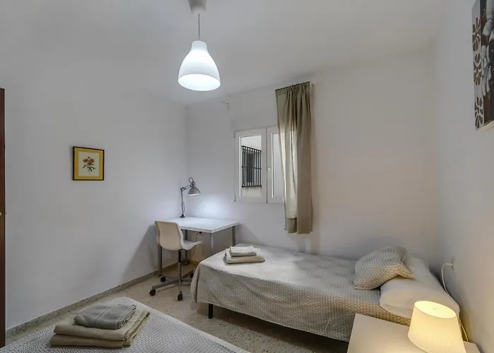 فندق Paco House *